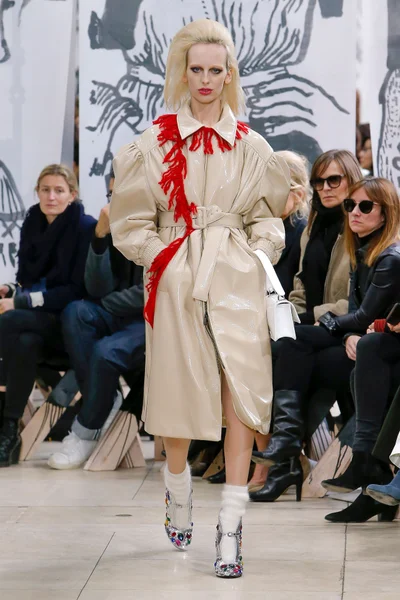Look 17